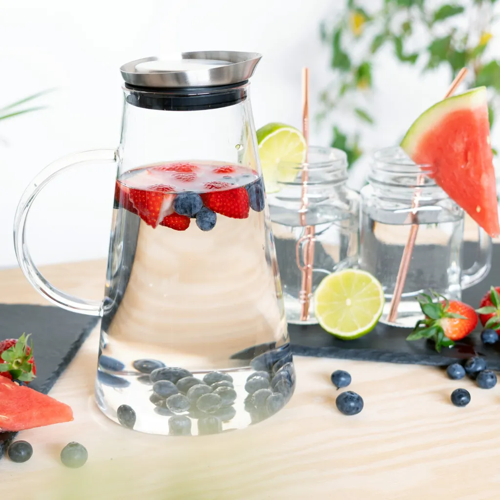 Navaris Glaskaraffe aus Borosilikatglas 1,6L Glaskrug - Wasser Karaffe mit Deckel - Glasbehälter Wasserkaraffe Wasserflasche - Tee Krug Ausgießer Navaris Glaskaraffe Aus Borosilikatglas 1,6L Glaskrug - Wasser Karaffe Mit Deckel - Glasbehälter Wasserkaraffe Wasserflasche - Tee Krug Ausgießer -kaufland verkäufe 773a622fa543759d8f891dcd93a6324c