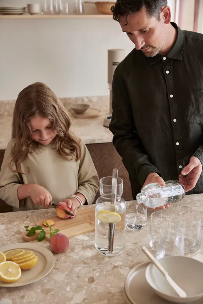 AARKE Karaffe mit Rührlöffel Nesting Carafe und Mixing Spoon Kristallglas 1,1L AARKE Karaffe Mit Rührlöffel Nesting Carafe Und Mixing Spoon Kristallglas 1,1L -kaufland verkäufe 9d56ff63d712693343f7133073f74205